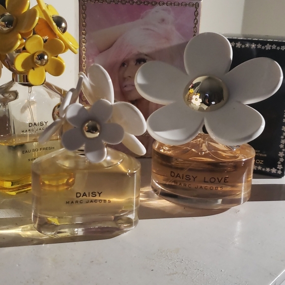 Daisy Bundle - Picture 3 of 3